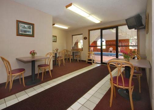 Sleep Inn Bolivar Ресторант снимка